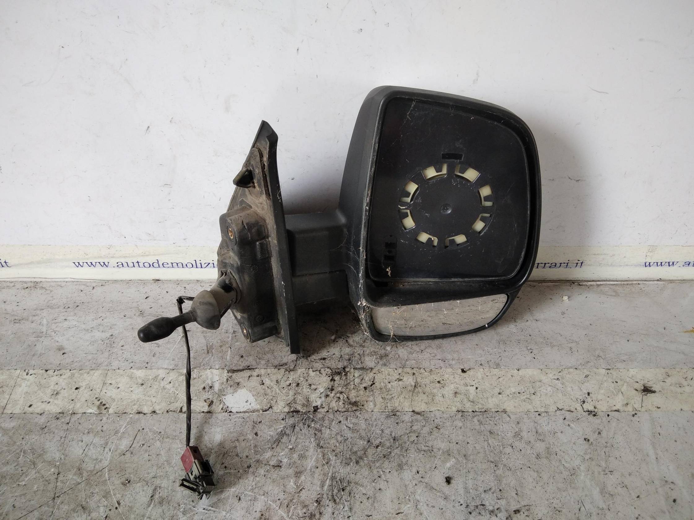 Retrovisore est. dx.